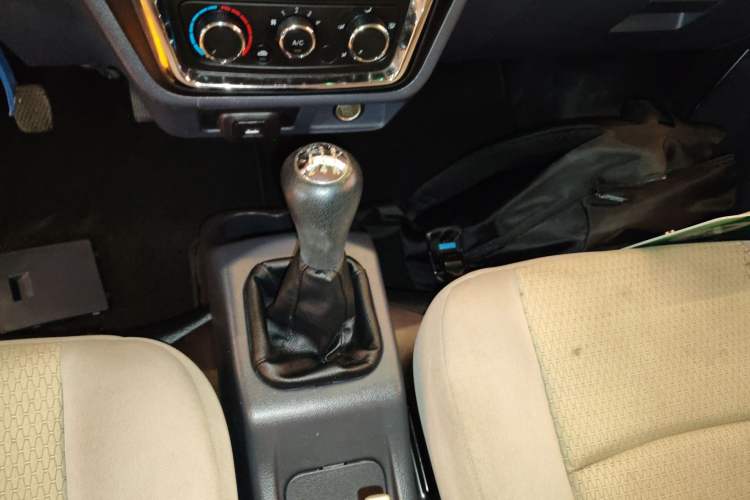 Used Jinbei Hiace X30 2021 1.5L Business-Class Central Air-Conditioned Coach China VI Standard Model SWC15M Gear Lever