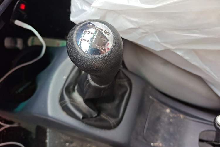 Used Jinbei Hiace X30 2021 1.5L Standard Model Central Air Conditioning EPS Version Bus China VI Emission Standard SWC15M Gear Lever
