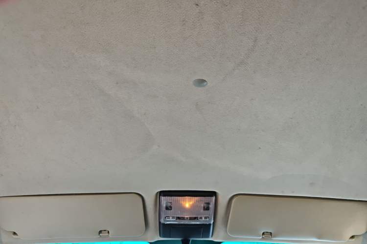 Used Jinbei Hiace X30 2021 1.5L Comfort Model Air-Conditioner-Free Version National VI Standard SWC15M Bus Headliner