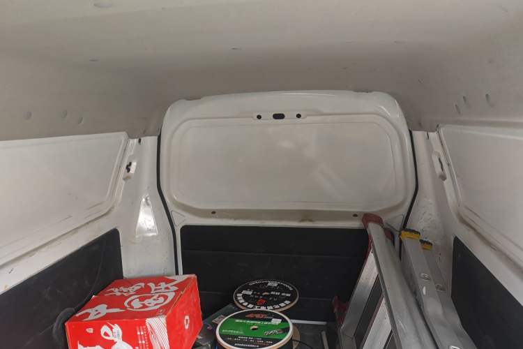 Used Jinbei Hiace X30 2021 1.5L Wealthy Single-Steaming Air-Conditioned Van China VI Standard SWC15M Headliner