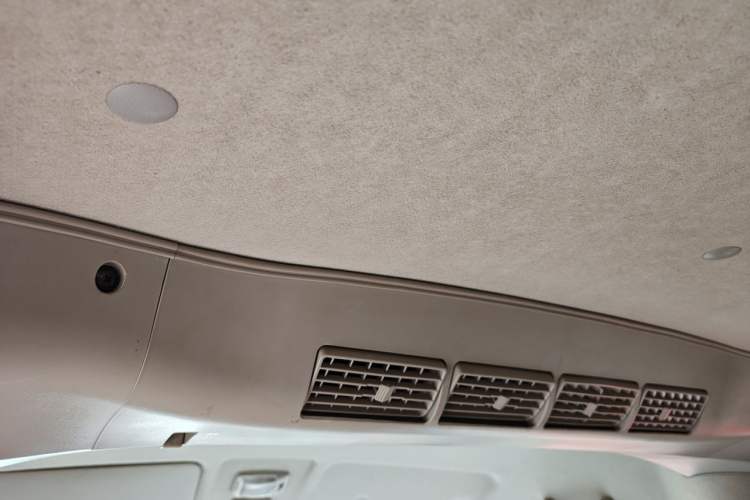Used Jinbei Hiace X30 2021 1.5L Standard Model Central Air Conditioning EPS Version Bus China VI Emission Standard SWC15M Headliner