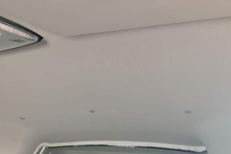 Used Jinbei Hiace X30 2021 1.5L Comfort Model Base Version (No Air Conditioning) Van China VI Standard SWC15M Headliner