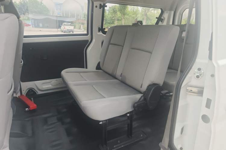Used Jinbei Hiace X30 2021 1.5L Standard Model Central Air Conditioning EPS Version Bus China VI Emission Standard SWC15M Interior 1