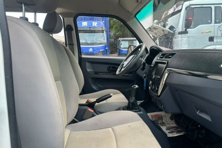 Used Jinbei Hiace X30 2021 1.5L Business-Class Central Air-Conditioned Coach China VI Standard Model SWC15M Interior 3