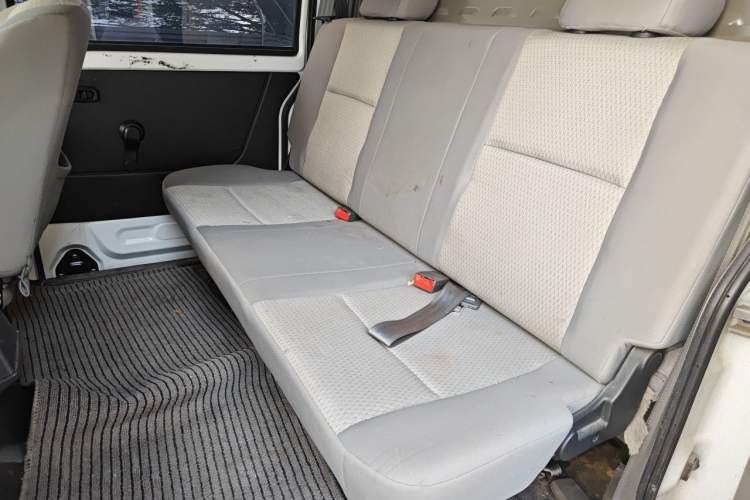 Used Jinbei Hiace X30 2021 1.5L Comfort Model Air-Conditioner-Free Version National VI Standard SWC15M Bus Left Rear Seat
