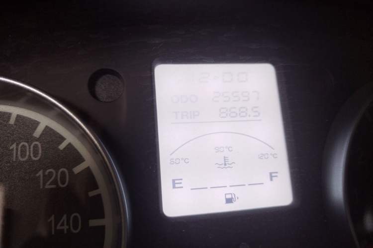 Used Jinbei Hiace X30 2021 1.5L Comfort Model Base Version (No Air Conditioning) Van China VI Standard SWC15M Odometer Close Up