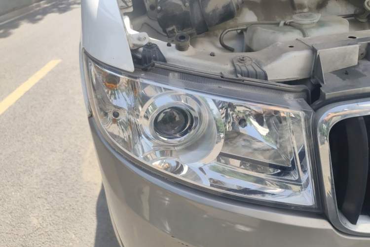 Used Jinbei Hiace X30 2021 1.5L Wealthy Single-Steaming Air-Conditioned Van China VI Standard SWC15M Right Front Headlight