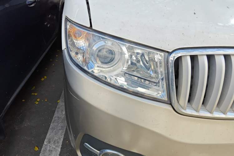 Used Jinbei Hiace X30 2021 1.5L Comfort Model Air-Conditioner-Free Version National VI Standard SWC15M Bus Right Front Headlight