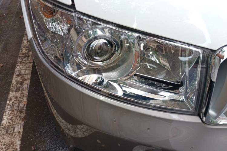 Used Jinbei Hiace X30 2021 1.5L Comfort Model Air-Conditioner-Free Version National VI Standard SWC15M Bus Right Front Headlight
