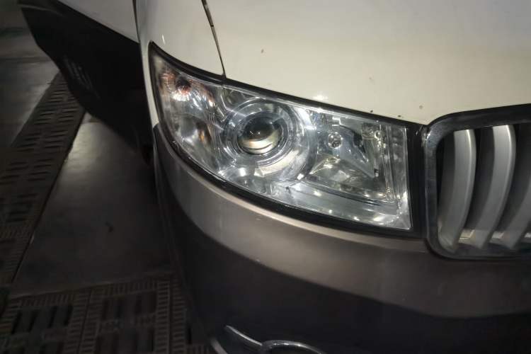 Used Jinbei Hiace X30 2021 1.5L Wealthy Edition Bus China VI Standard SWC15M Right Front Headlight