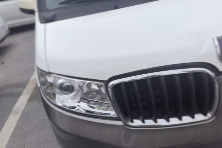 Used Jinbei Hiace X30 2021 1.5L Standard Model Central Air Conditioning EPS Version Bus China VI Emission Standard SWC15M Right Front Headlight