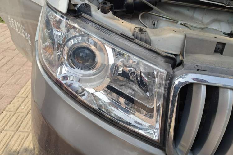 Used Jinbei Hiace X30 2021 1.5L Wealthy Single-Steaming Air-Conditioned Van China VI Standard SWC15M Right Front Headlight