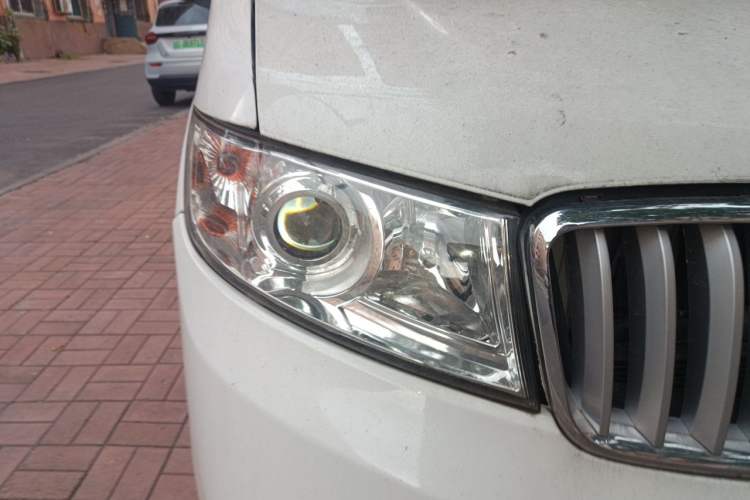Used Jinbei Hiace X30 2021 1.5L Wealthy Single-Steaming Air-Conditioned Van China VI Standard SWC15M Right Front Headlight