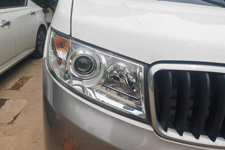 Used Jinbei Hiace X30 2021 1.5L Wealthy Single-Steaming Air-Conditioned Van China VI Standard SWC15M Right Front Headlight