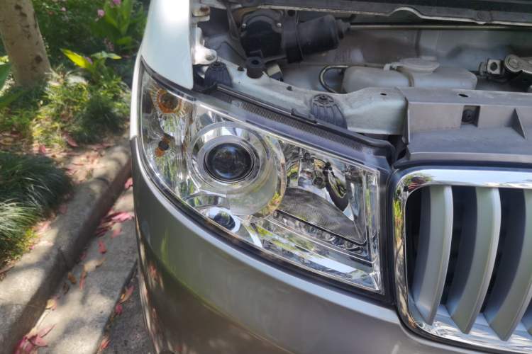 Used Jinbei Hiace X30 2021 1.5L Comfort Model Air-Conditioner-Free Version National VI Standard SWC15M Bus Right Front Headlight