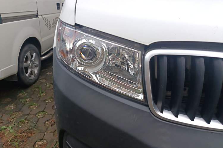 Used Jinbei Hiace X30 2021 1.5L Wealthy Edition Bus China VI Standard SWC15M Right Front Headlight