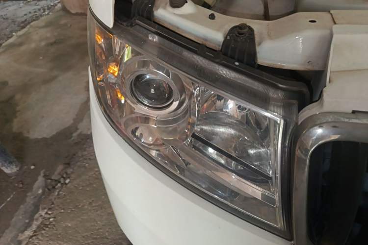 Used Jinbei Hiace X30  Right Front Headlight