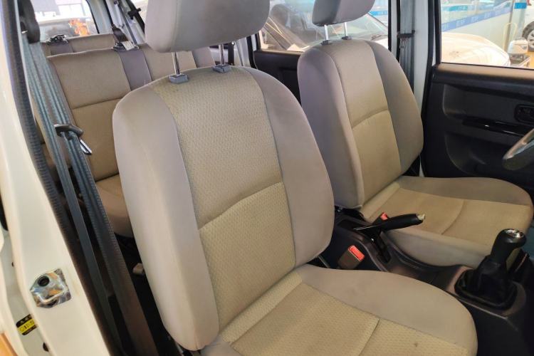 Used Jinbei Hiace X30 2021 1.5L Business-Class Central Air-Conditioned Coach China VI Standard Model SWC15M Right Front Seat