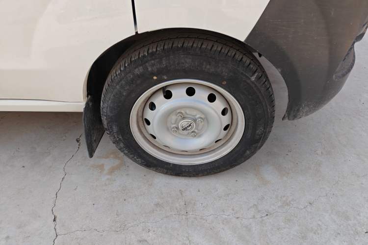 Used Jinbei Hiace X30 2021 1.5L Wealthy Van China VI Standard SWC15M Right Front Wheel Hub