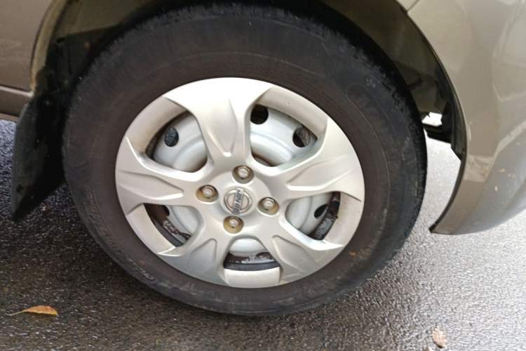 Used Jinbei Hiace X30 2021 1.5L Comfort Model Air-Conditioner-Free Version National VI Standard SWC15M Bus Right Front Wheel Hub