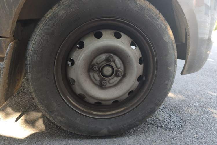Used Jinbei Hiace X30 2021 1.5L Standard Model Central Air Conditioning EPS Version Bus China VI Emission Standard SWC15M Right Front Wheel Hub