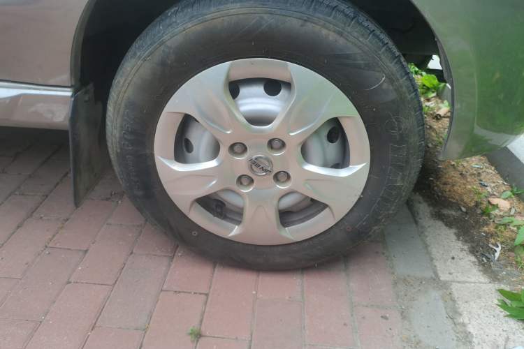 Used Jinbei Hiace X30 2021 1.5L Wealthy Single-Steaming Air-Conditioned Van China VI Standard SWC15M Right Front Wheel Hub