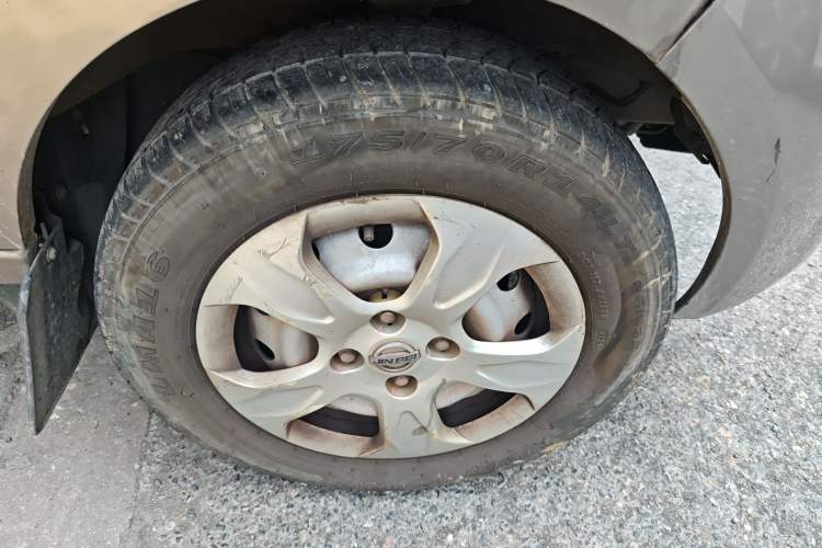 Used Jinbei Hiace X30 2021 1.5L Comfort Model Air-Conditioner-Free Version National VI Standard SWC15M Bus Right Front Wheel Hub