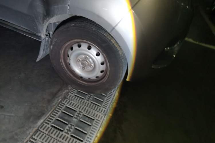 Used Jinbei Hiace X30 2021 1.5L Wealthy Edition Bus China VI Standard SWC15M Right Front Wheel Hub