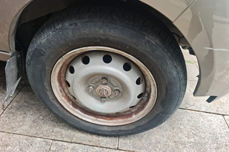 Used Jinbei Hiace X30 2021 1.5L Comfort Plus Central Air-Conditioned Van China VI Standard SWC15M Right Front Wheel Hub