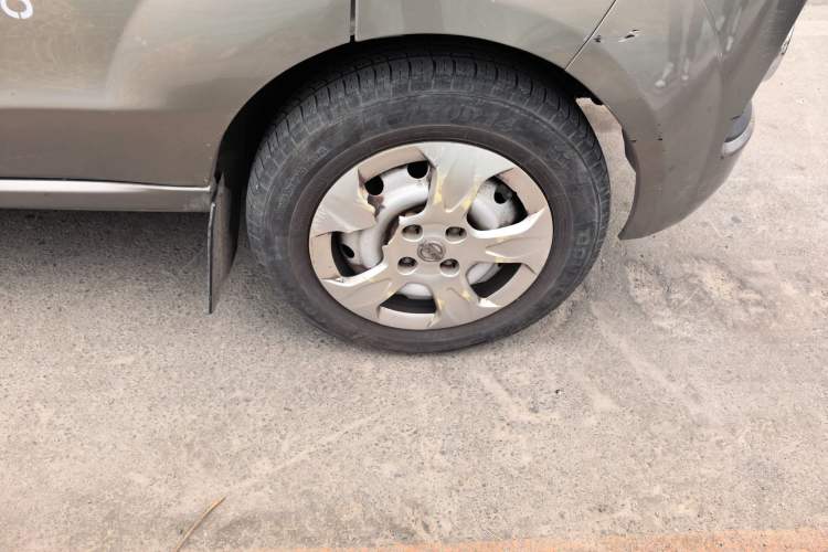 Used Jinbei Hiace X30 2021 1.5L Standard Version Air-Conditioner-Free Van China VI Emission Standard SWC15M Right Front Wheel Hub