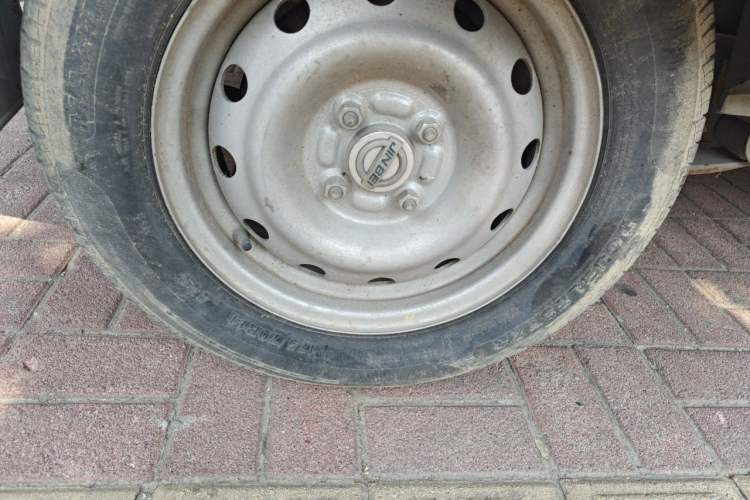 Used Jinbei Hiace X30 2021 1.5L Wealthy Single-Steaming Air-Conditioned Van China VI Standard SWC15M Right Front Wheel Hub
