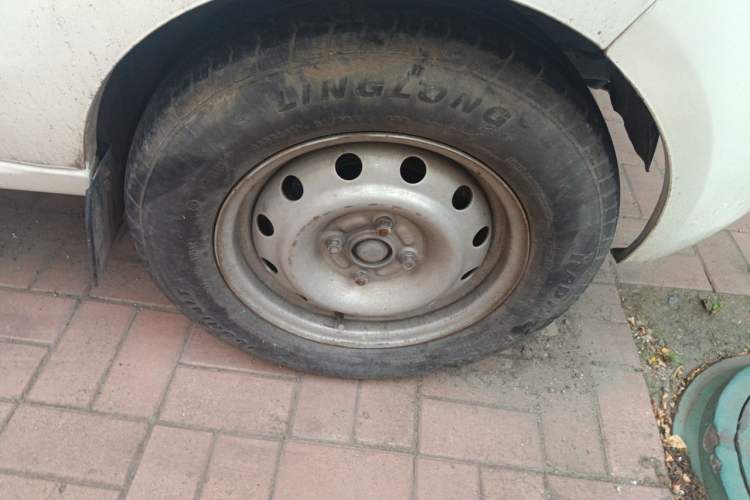 Used Jinbei Hiace X30 2021 1.5L Wealthy Single-Steaming Air-Conditioned Van China VI Standard SWC15M Right Front Wheel Hub