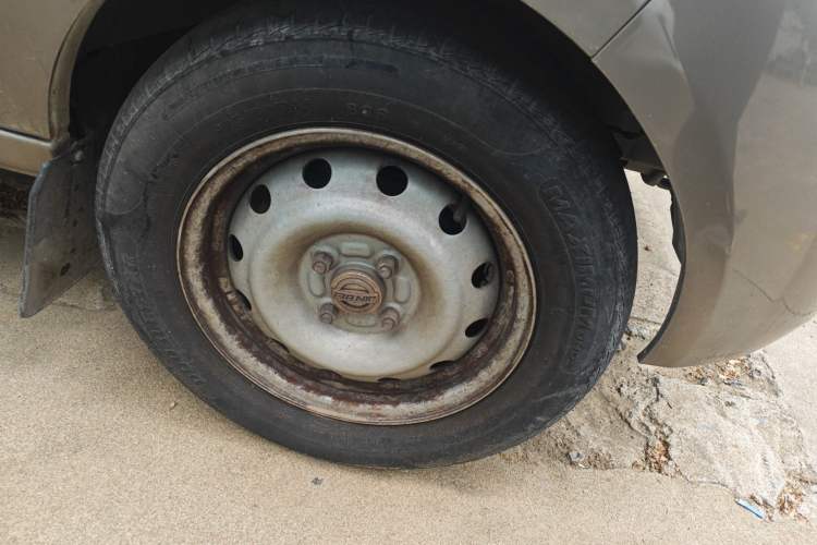 Used Jinbei Hiace X30 2021 1.5L Wealthy Single-Steaming Air-Conditioned Van China VI Standard SWC15M Right Front Wheel Hub