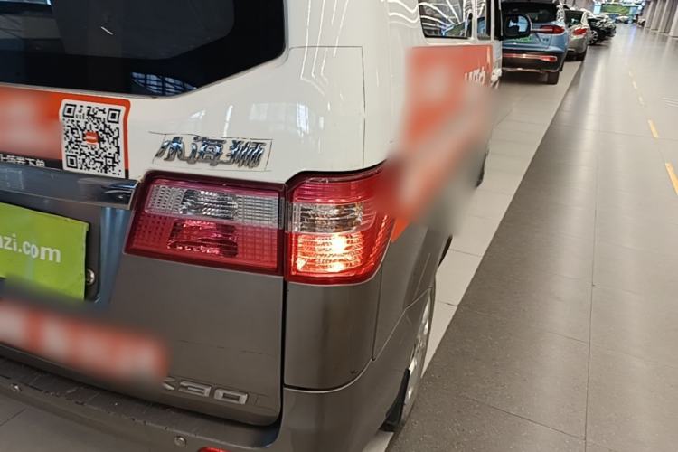 Used Jinbei Hiace X30 2021 1.5L Comfort Model Air-Conditioner-Free Version National VI Standard SWC15M Bus Right Rear Taillight
