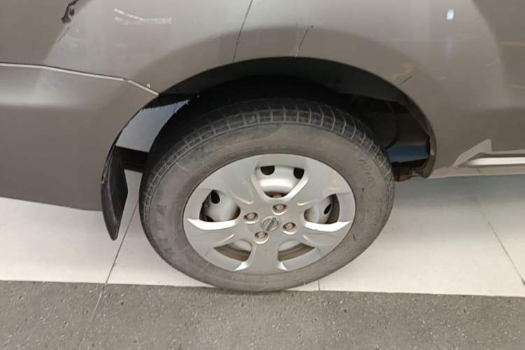 Used Jinbei Hiace X30 2021 1.5L Comfort Model Air-Conditioner-Free Version National VI Standard SWC15M Bus Right Rear Wheel Hub