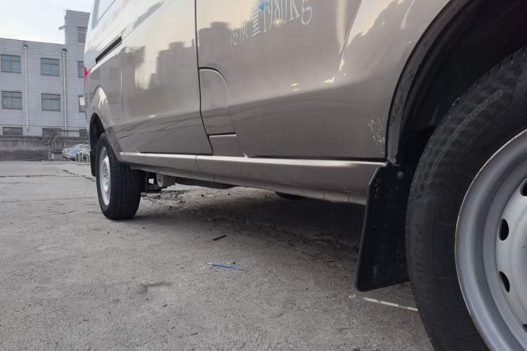 Used Jinbei Hiace X30 2021 1.5L Comfort Model Air-Conditioner-Free Version National VI Standard SWC15M Bus Right Side Sill