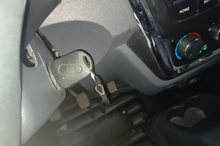 Used Jinbei Hiace X30 2021 1.5L Comfort Model Base Version (No Air Conditioning) Van China VI Standard SWC15M Vehicle Key