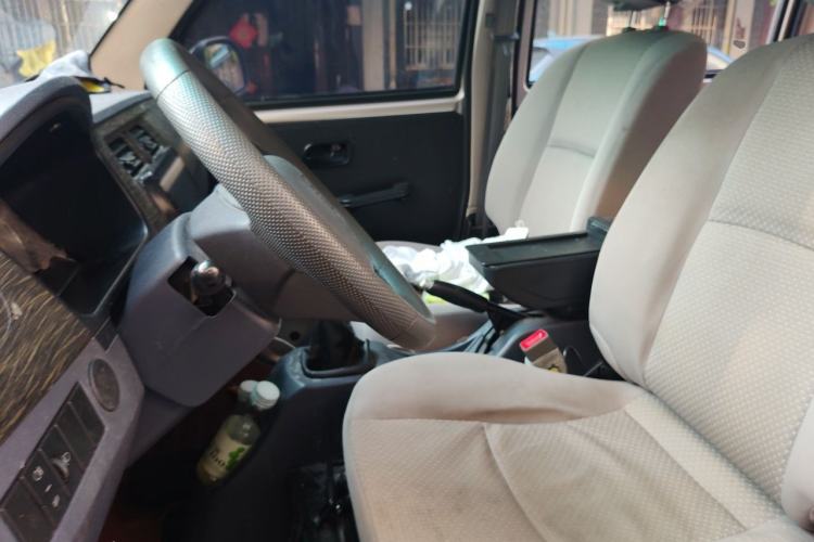 Used Jinbei Hiace X30 2022 1.5L Business-Class Central Air-Conditioned Coach China VI Standard SWC15M Left Front Seat