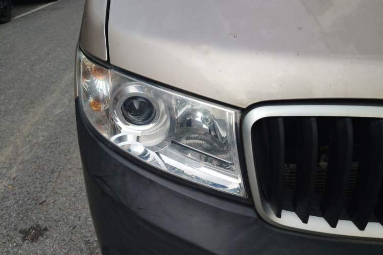 Used Jinbei Hiace X30 2022 1.5L Business-Class Central Air-Conditioned Coach China VI Standard SWC15M Right Front Headlight