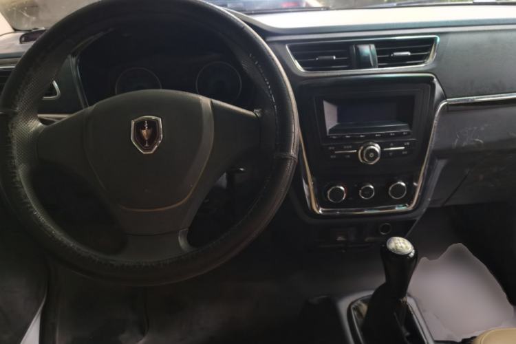 Used Jinbei Hiace X30 2022 1.5L Business-Class Central Air-Conditioned Coach China VI Standard SWC15M Center Console