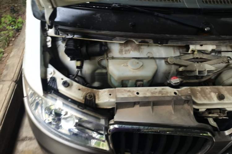 Used Jinbei Hiace X30 2022 1.5L Business-Class Central Air-Conditioned Coach China VI Standard SWC15M Engine Bay Right