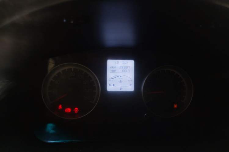 Used Jinbei Hiace X30 2022 1.5L Cargo Version China VI SWC15M Odometer Close Up