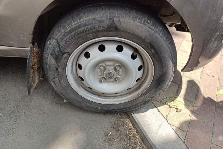 Used Jinbei Hiace X30 2022 1.5L Cargo Version China VI SWC15M Right Front Wheel Hub