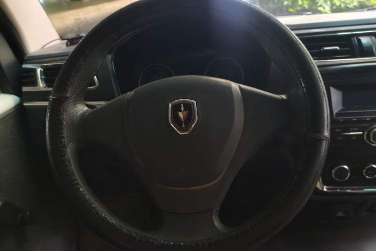 Used Jinbei Hiace X30 2022 1.5L Business-Class Central Air-Conditioned Coach China VI Standard SWC15M Steering Wheel