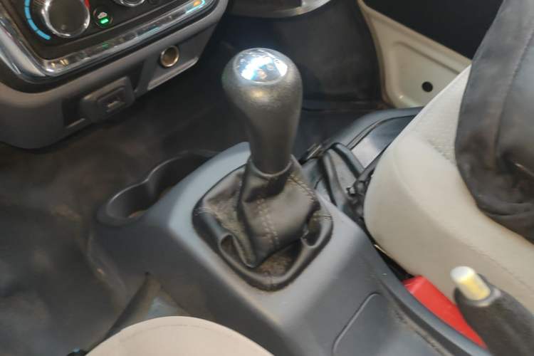 Used Jinbei Hiace X30  Gear Lever