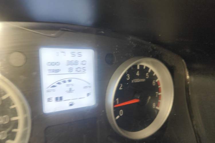 Used Jinbei Hiace X30  Odometer Close Up