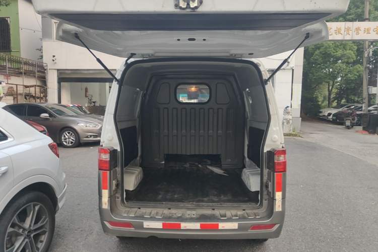 Used Jinbei Hiace X30  Trunk