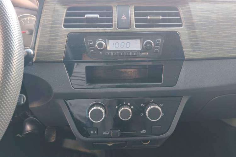 Used Jinbei Hiace X30 2022 1.5L Cargo Version China VI SWC15M Audio And AC Panel