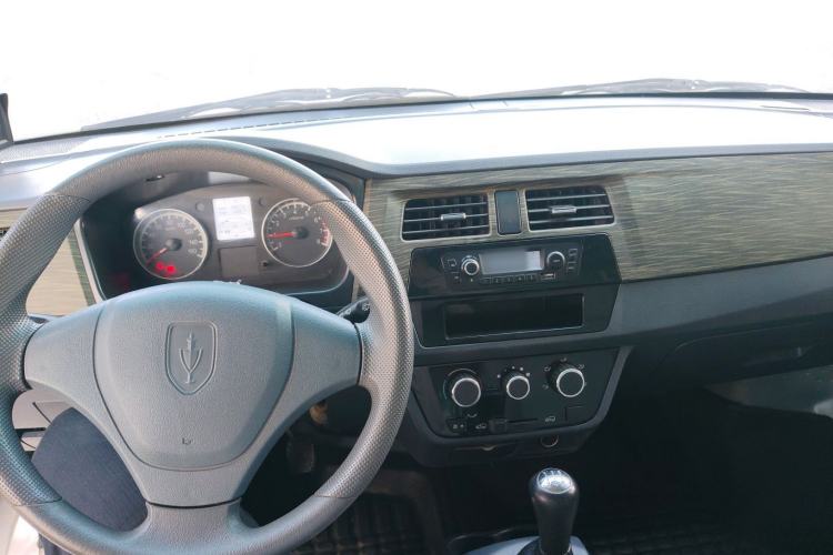 Used Jinbei Hiace X30 2022 1.5L Cargo Version China VI SWC15M Center Console