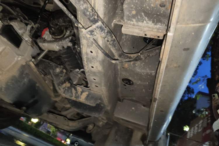 Used Jinbei Hiace X30 2022 1.5L Cargo Version China VI SWC15M Chassis Front Right
